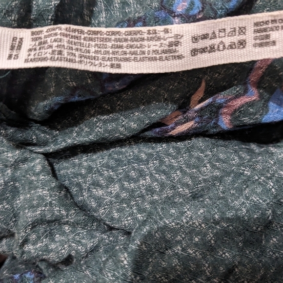 Elegant Green Lace Floral Dress - Picture 7 of 8